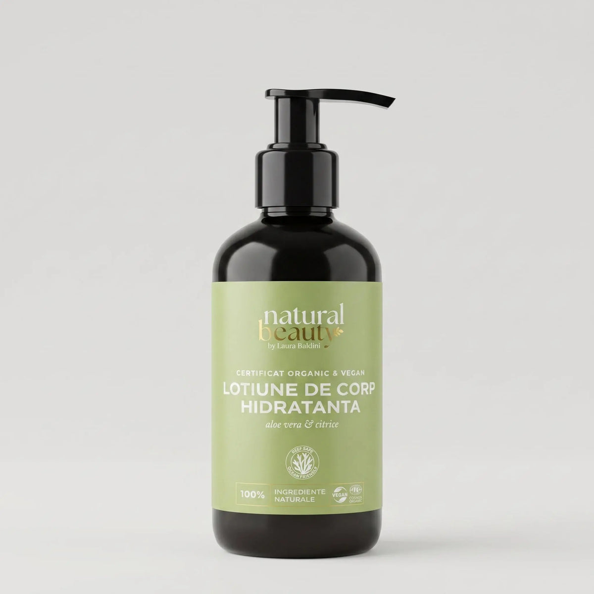 Flaconul Loțiunii de Corp Hidratante cu aloe vera și citrice, Natural Beauty by Laura Baldini, pe fundal neutru