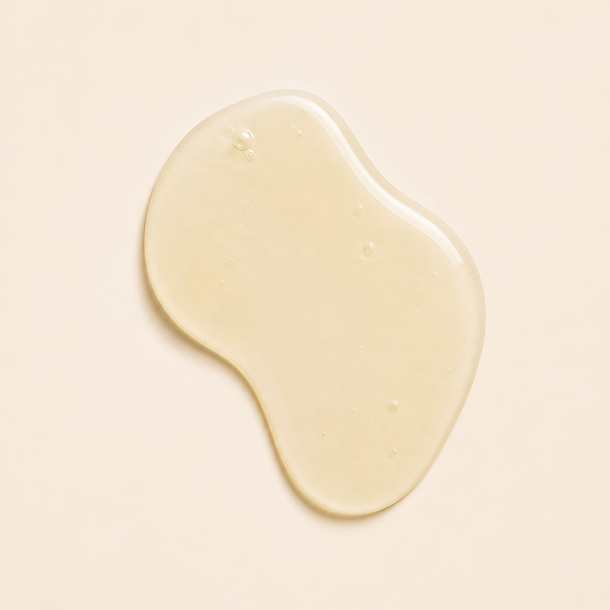 Textura gel-ulei a șamponului Detox Natural Beauty by Laura Baldini, în prim-plan